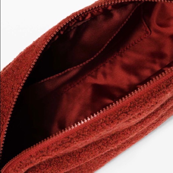 lululemon fixed strap sling bag